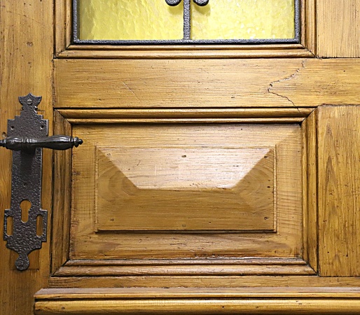 Antike Haust&uuml;ren 20er Jahre Fichte