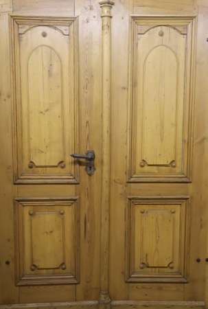 Antike Haust&uuml;ren Gr&uuml;nderzeit Fichte