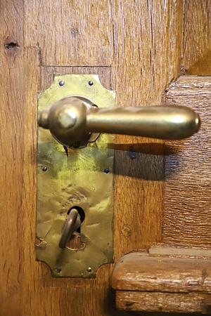 Antike Haust&uuml;ren Louis XVI Eiche