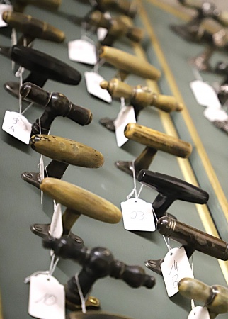 Antike Fensterbeschläge 0 