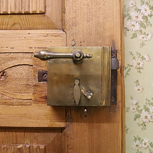 Antike Türbeschläge 0 