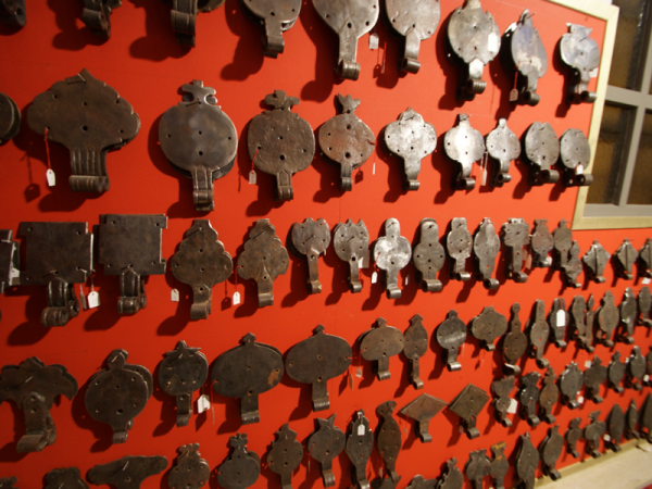 Antike Türbeschläge 0 Eisen, Schmiedeeisen