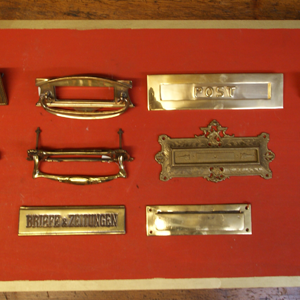 Briefklappen 0 Messing, Messing vernickelt, Weissbronze