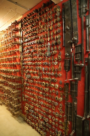 Antike Türbeschläge 0 Eisen, Schmiedeeisen, Gusseisen, Blech