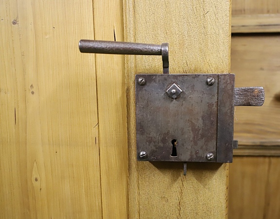 Antike Türbeschläge 0 Eisen, Schmiedeeisen