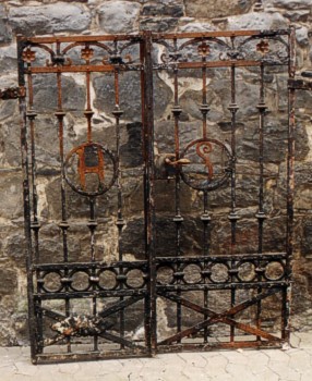 Antike Zäune & Säulen  