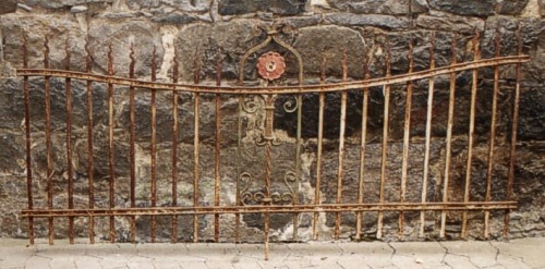 Antike Zäune & Säulen 0 