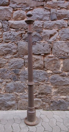 Antike Treppenstaketen / Tischbeine / Geländerpfosten Gründerzeit Gusseisen