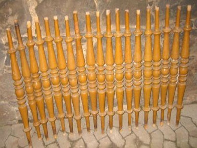 Antike Treppenstaketen / Tischbeine / Geländerpfosten Jugendstil Fichte