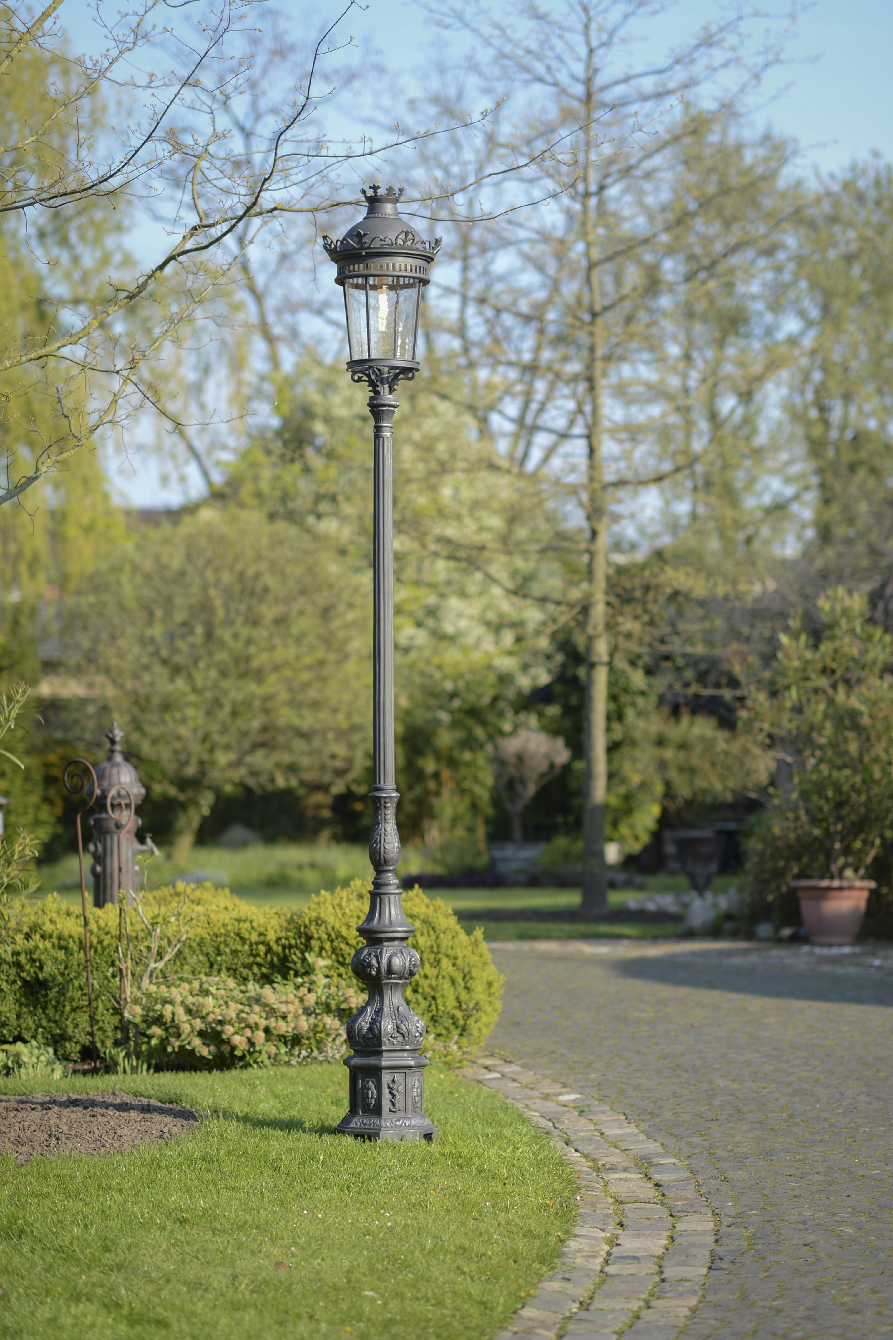 Gartenleuchte antik Gartenleuchte antik