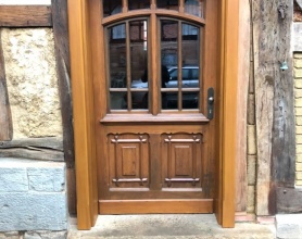 Eine frische Tür - für ein Gehöft im Ebsdorfer Grund