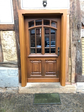 Eine frische Tür - für ein Gehöft im Ebsdorfer Grund