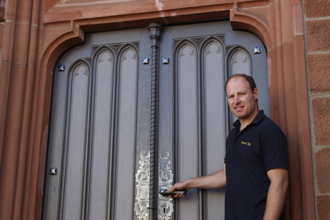 Kirchent&uuml;ren erstrahlen in neuem Glanz