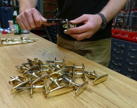 Vermessung ja, vermessen nein – Anpassung und Vermessung von Vierkantstiften