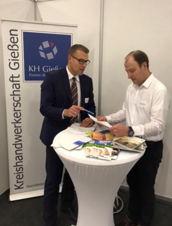 Vorweihnachtlich on tour: Bau-Antik bei den Gie&szlig;ener Existenzgr&uuml;ndertagen.